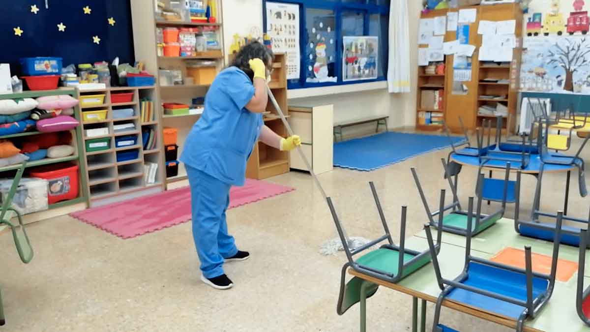 LIMPIEZA DE ESCUELA
