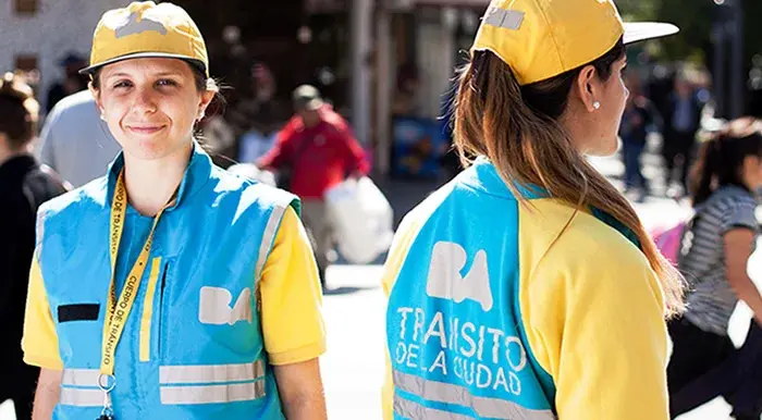 BUSCAMOS AGENTES DE TRÁNSITO